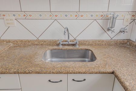 Apartamento à venda com 72m², 2 quartos e 1 vagaCozinha