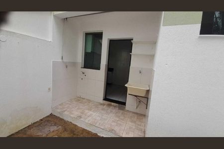 Casa à venda com 108m², 2 quartos e 2 vagas
