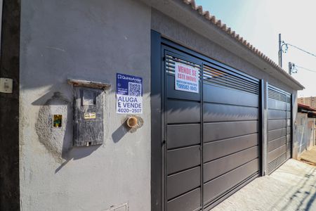 Casa à venda com 120m², 3 quartos e 4 vagas Casa à venda com 120m², 3 quartos e 4 vagasFachada