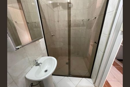 Casa de condomínio para alugar com 62m², 2 quartos e 1 vaga Casa de condomínio para alugar com 62m², 2 quartos e 1 vagaBanheiro