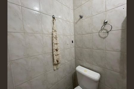 Casa de condomínio para alugar com 62m², 2 quartos e 1 vaga Casa de condomínio para alugar com 62m², 2 quartos e 1 vagaBanheiro