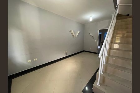 Casa de condomínio para alugar com 62m², 2 quartos e 1 vaga Casa de condomínio para alugar com 62m², 2 quartos e 1 vagaSala
