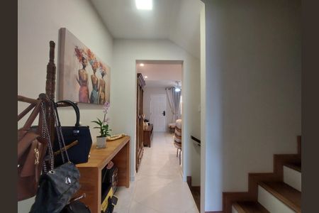 Casa de condomínio para alugar com 163m², 3 quartos e 1 vagaEntrada