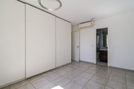 Apartamento para alugar com 115m², 2 quartos e 2 vagas Apartamento para alugar com 115m², 2 quartos e 2 vagasSuíte