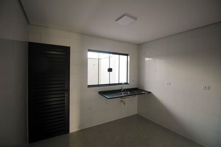 Casa à venda com 79m², 2 quartos e 2 vagas Casa à venda com 79m², 2 quartos e 2 vagasCozinha