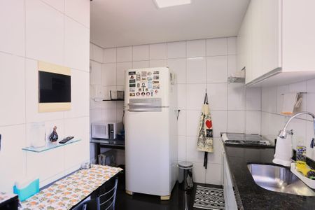 Apartamento à venda com 74m², 3 quartos e 2 vagas Apartamento à venda com 74m², 3 quartos e 2 vagasCozinha e Área de Serviço