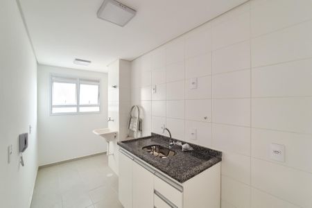Apartamento para alugar com 49m², 2 quartos e 1 vaga Apartamento para alugar com 49m², 2 quartos e 1 vagaCozinha e Área de Serviço