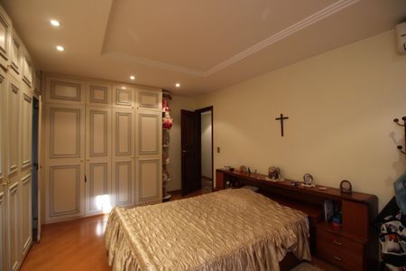 Apartamento à venda com 224m², 5 quartos e 3 vagasQuarto 3 - Suíte