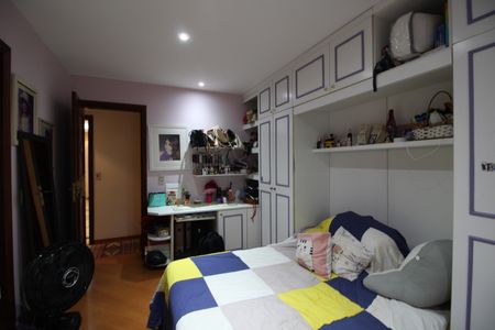 Apartamento à venda com 224m², 5 quartos e 3 vagasQuarto 4 - Suíte