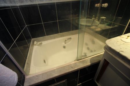 Apartamento à venda com 224m², 5 quartos e 3 vagasQuarto 3 - Banheiro