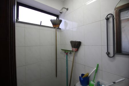 Apartamento à venda com 224m², 5 quartos e 3 vagasBanheiro de Serviço