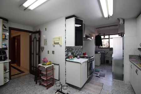 Apartamento à venda com 224m², 5 quartos e 3 vagasCozinha
