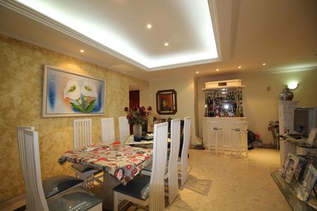 Apartamento à venda com 224m², 5 quartos e 3 vagasSala