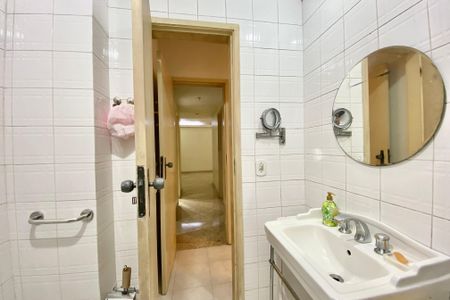 Apartamento à venda com 93m², 3 quartos e 2 vagasBanheiro social 