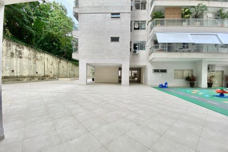 Apartamento à venda com 93m², 3 quartos e 2 vagasÁrea comum playground