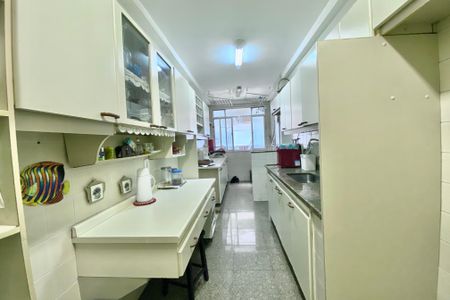Apartamento à venda com 93m², 3 quartos e 2 vagasCozinha 