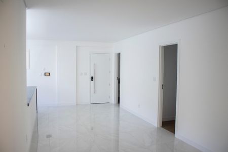 Apartamento à venda com 106m², 3 quartos e 2 vagas Apartamento à venda com 106m², 3 quartos e 2 vagasSala