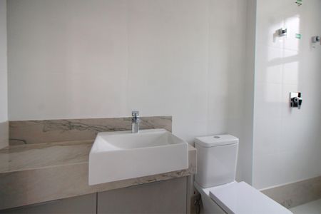 Apartamento à venda com 107m², 3 quartos e 3 vagasBanheiro da Suíte 2