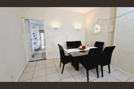 Casa à venda com 210m², 3 quartos e 1 vaga