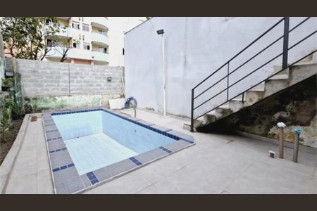 Casa à venda com 210m², 3 quartos e 1 vaga