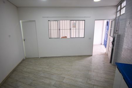 Casa para alugar com 60m², 2 quartos e 1 vagaSala/Cozinha