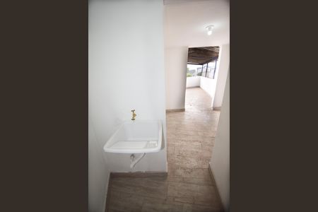 Casa para alugar com 60m², 2 quartos e 1 vagaÁrea de Serviço