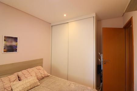 Apartamento à venda com 57m², 2 quartos e 1 vagaQuarto 1