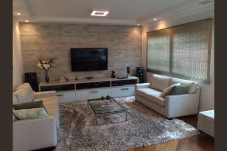 Casa à venda com 4 quartos, 210m² em Vila Nair, São Paulo