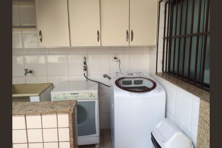 Casa à venda com 4 quartos, 210m² em Vila Nair, São Paulo