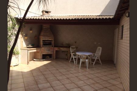 Casa à venda com 4 quartos, 210m² em Vila Nair, São Paulo