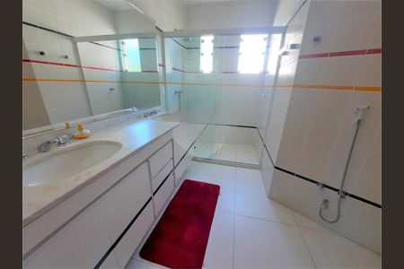 Casa à venda com 447m², 4 quartos e 2 vagas