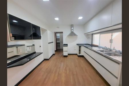 Casa à venda com 447m², 4 quartos e 2 vagas