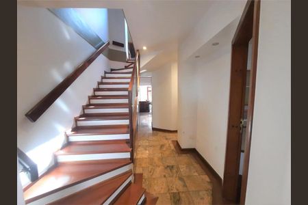 Casa à venda com 447m², 4 quartos e 2 vagas