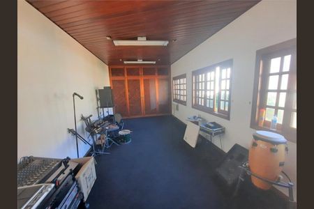 Casa à venda com 447m², 4 quartos e 2 vagas