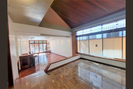 Casa à venda com 4 quartos, 447m² em Granja Julieta, São Paulo