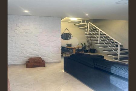 Casa à venda com 123m², 3 quartos e 4 vagas