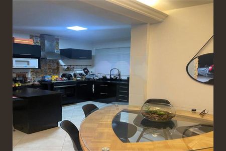 Casa à venda com 123m², 3 quartos e 4 vagas