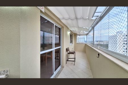 Apartamento à venda com 174m², 4 quartos e 6 vagas Apartamento à venda com 174m², 4 quartos e 6 vagasVaranda 1