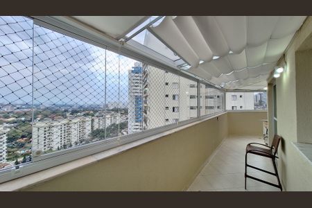 Apartamento à venda com 174m², 4 quartos e 6 vagas Apartamento à venda com 174m², 4 quartos e 6 vagasVaranda 1