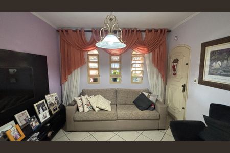 Casa para alugar com 198m², 3 quartos e 2 vagas Casa para alugar com 198m², 3 quartos e 2 vagasSala