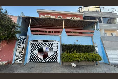 Casa para alugar com 198m², 3 quartos e 2 vagas Casa para alugar com 198m², 3 quartos e 2 vagasFachada