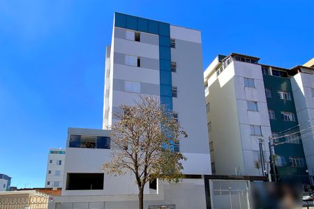 Apartamento à venda com 146m², 3 quartos e 4 vagas Apartamento à venda com 146m², 3 quartos e 4 vagasFachada