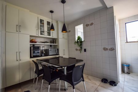 Apartamento à venda com 167m², 3 quartos e 2 vagas Apartamento à venda com 167m², 3 quartos e 2 vagasCozinha