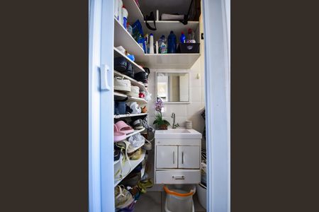 Apartamento à venda com 167m², 3 quartos e 2 vagas Apartamento à venda com 167m², 3 quartos e 2 vagasBanheiro de Serviço