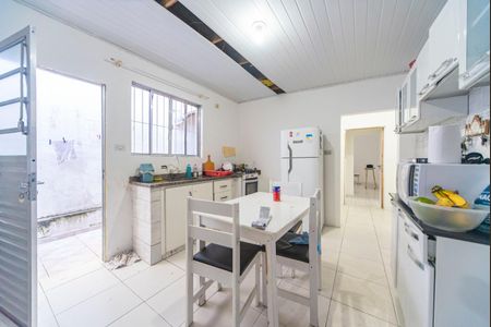 Casa à venda com 250m², 2 quartos e 2 vagasCozinha