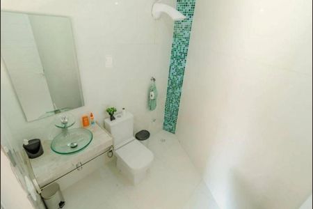 Casa à venda com 200m², 4 quartos e 2 vagas Casa à venda com 200m², 4 quartos e 2 vagasFoto 01