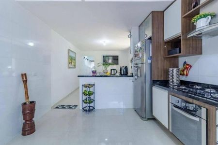 Casa à venda com 200m², 4 quartos e 2 vagas Casa à venda com 200m², 4 quartos e 2 vagasFoto 01