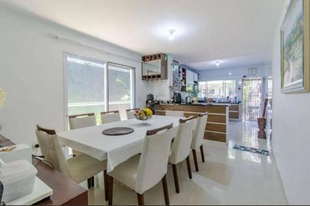 Foto 01 de casa à venda com 4 quartos, 200m² em Vila Lageado, São Paulo