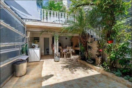 Casa à venda com 200m², 4 quartos e 2 vagas Casa à venda com 200m², 4 quartos e 2 vagasFoto 01