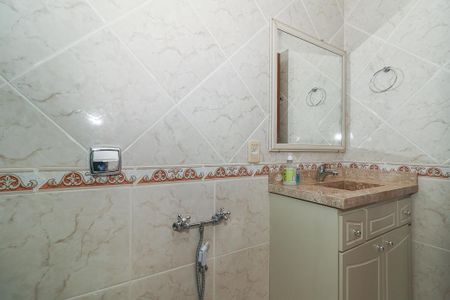 Casa à venda com 390m², 4 quartos e 4 vagasBanheiro Social